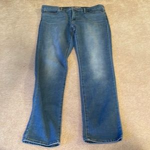 NWOT Levi’s 312 Shaping Jeans